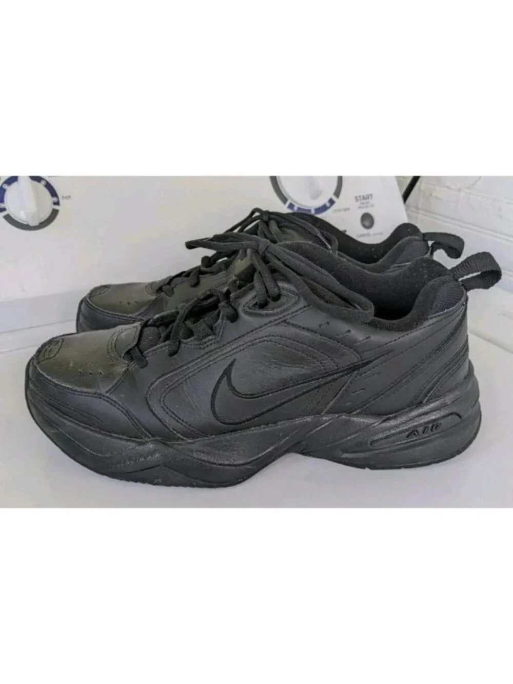 Nike Air Monarch IV Men's Black Sneakers Size 9.5 US 415445-001